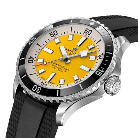 breitling fond jaune|Superocean Automatic 42 My22 .